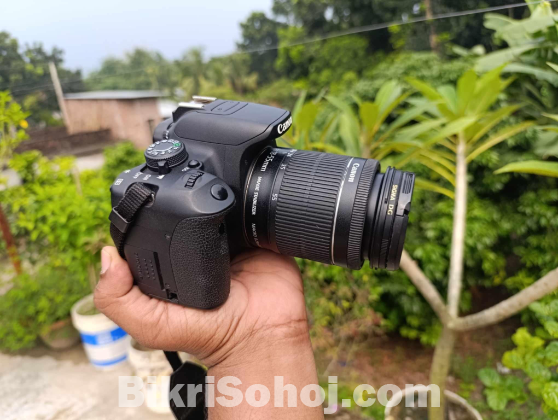 Canon 700D